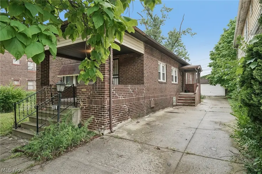 3339 E 139th Street, Cleveland, OH 44120 - #2
