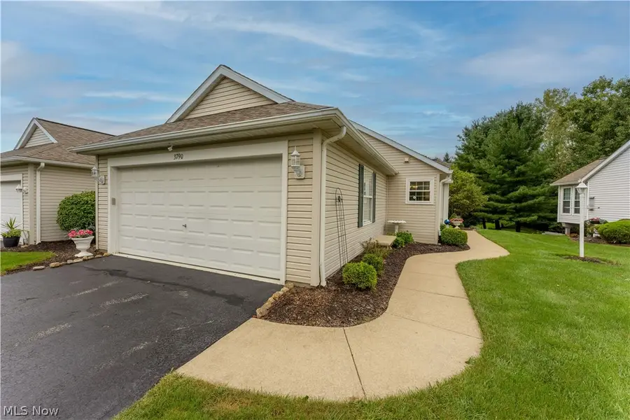 3790 Woodbury Oval, Stow, OH 44224 - #3
