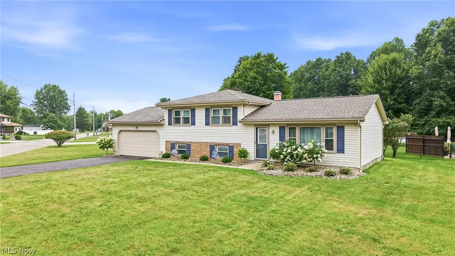 503 Meadowland Drive, Hubbard, OH 44425 - #3