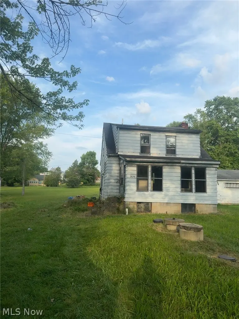3573 Pershing Avenue, Hubbard, OH 44425 - #3