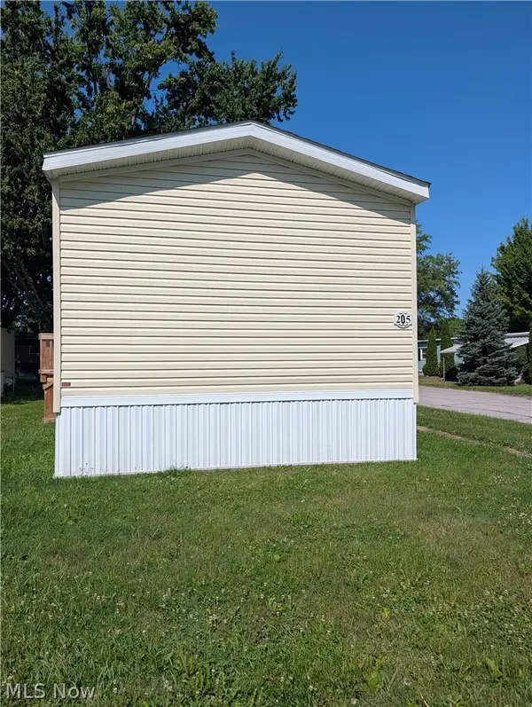 205 Greenbriar Drive, Elyria, OH 44035