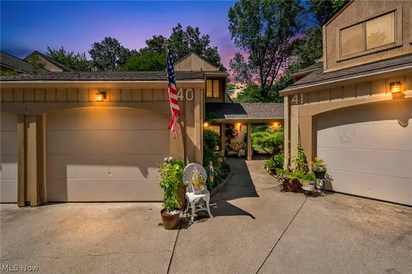 40 Landings Way, Avon Lake, OH 44012