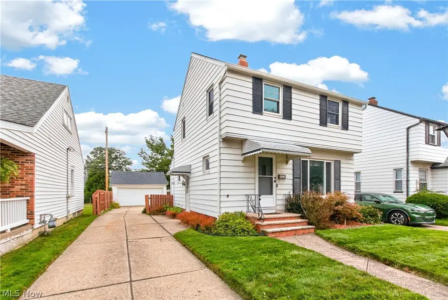 8120 Pelham Drive, Parma, OH 44129 - #3