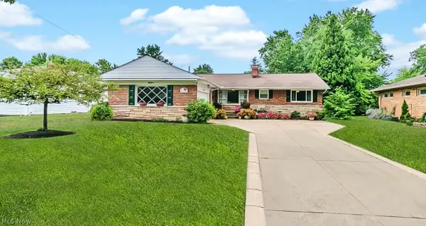 1934 Caronia Drive, Lyndhurst, OH 44124