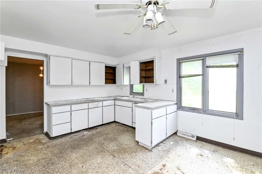 5392 Meadow Wood Boulevard, Lyndhurst, OH 44124 - #3