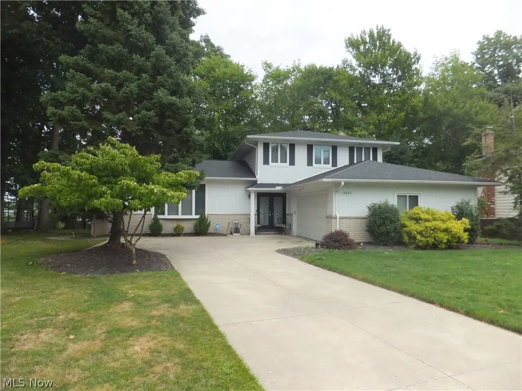 3041 Belmont Drive, Brooklyn Heights, OH 44131 - #1