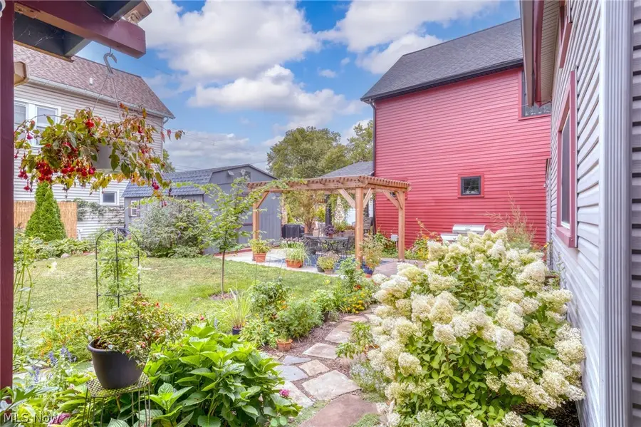 3216 Chatham Avenue, Cleveland, OH 44113 - #3