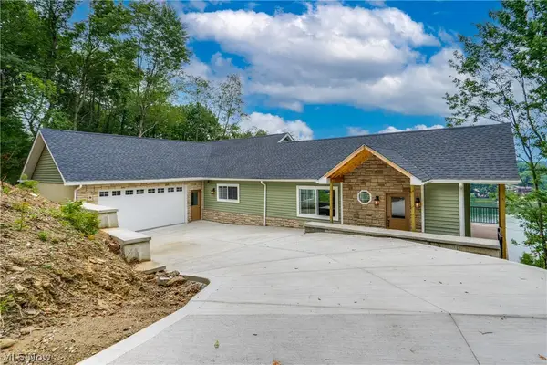 15 Huron Trail, Malvern, OH 44644