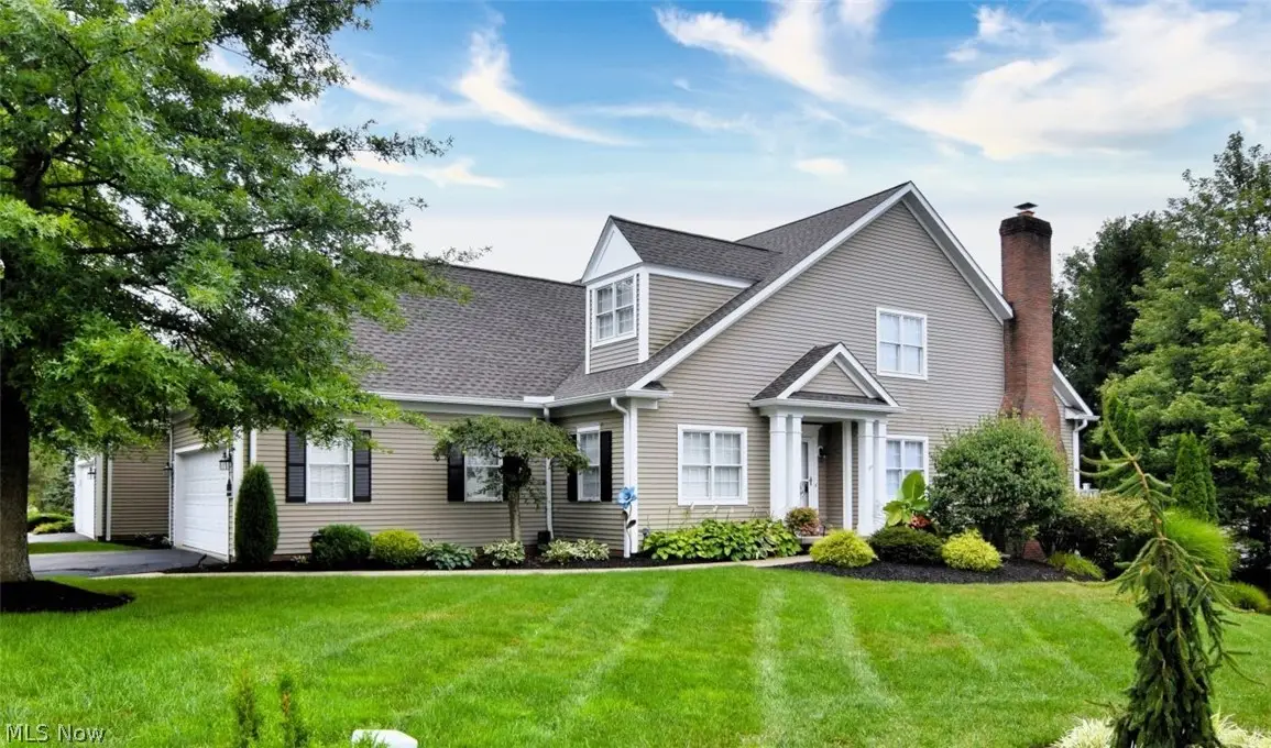 8205 Knolls Way, Chagrin Falls, OH 44023 - #1