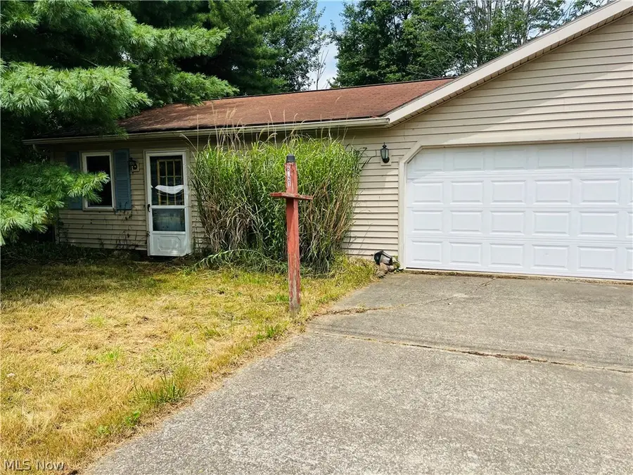5921 Pine Street, Andover, OH 44003 - #2