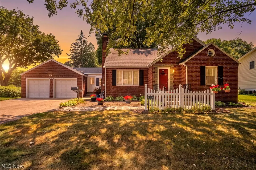 514 Everhard Sw Road, North Canton, OH 44709 - #1