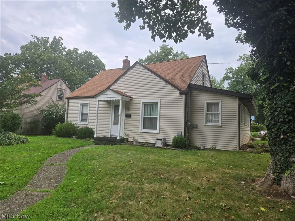 1353 Eastwood Avenue, Akron, OH 44305 - #1