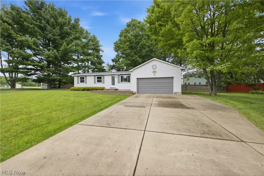 1734 Shannon Circle, Mineral Ridge, OH 44440 - #2