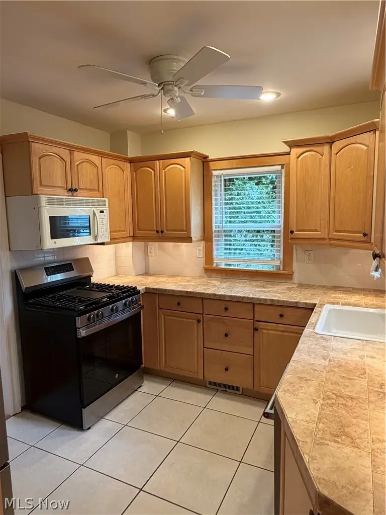 25770 Wolf Road, Bay Village, OH 44140 - #3