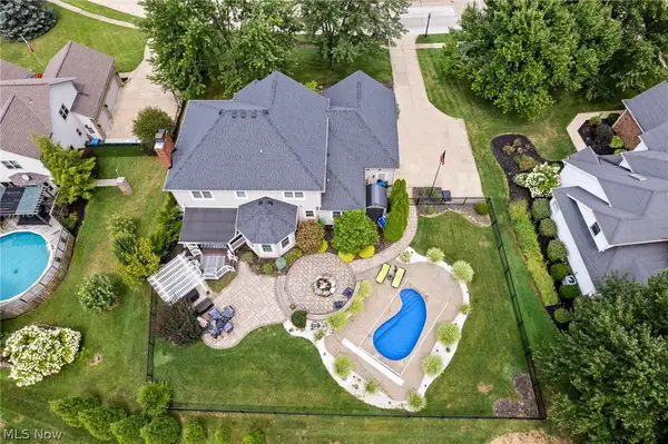 1220 Ashwood Road, Green, OH 44312