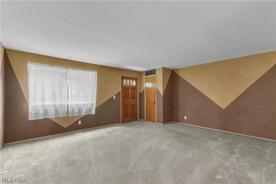 6051 Glenway Drive #Q, Brook Park, OH 44142 - #3