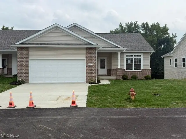 1119 Queen Anne Nw Drive, Massillon, OH 44647 - #1