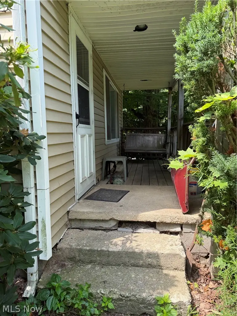 13661 W Spring Street, Burton, OH 44021 - #2