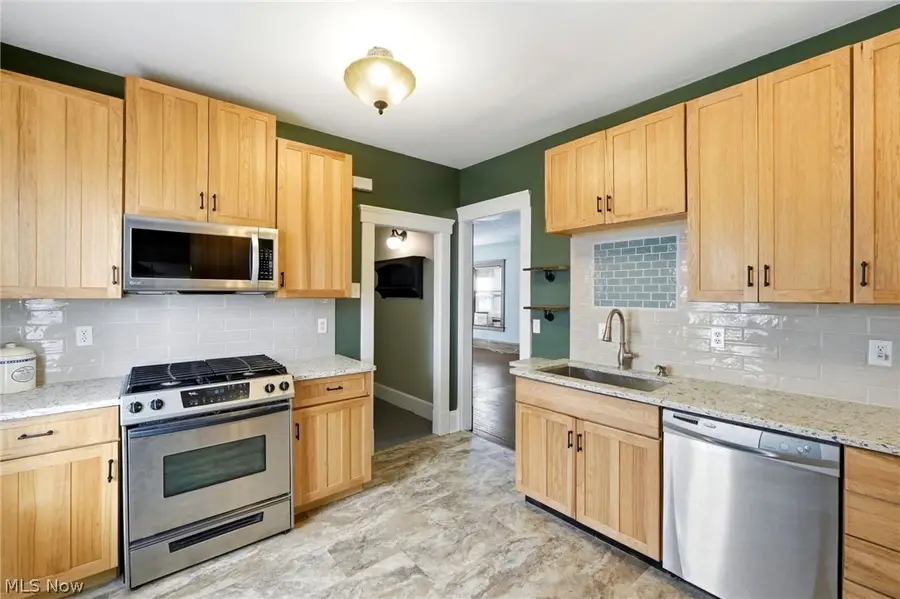 425 West Avenue, Elyria, OH 44035 - #2