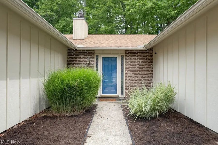 5901 Hawthorne Hollow, North Ridgeville, OH 44039 - #3
