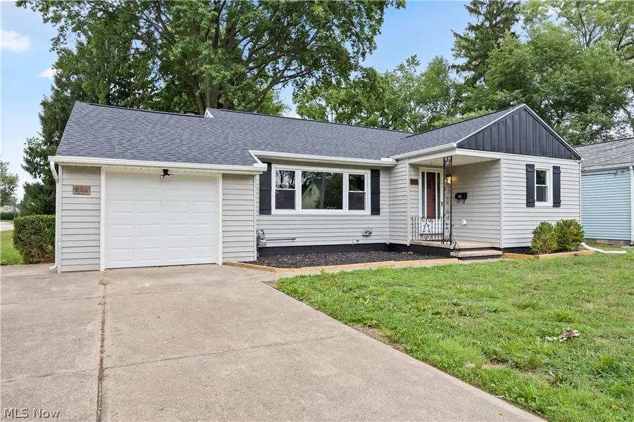 216 Kraft Street, Berea, OH 44017 - #2