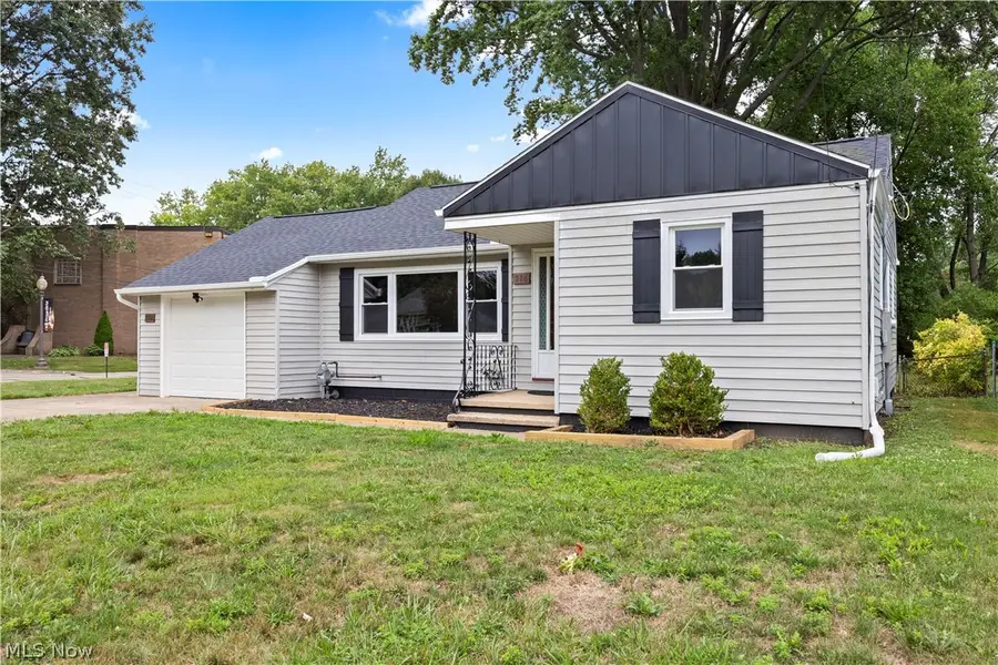 216 Kraft Street, Berea, OH 44017 - #3