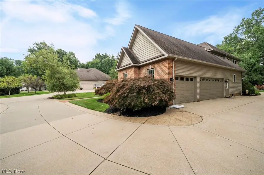 9240 Chamberlin Road, Twinsburg, OH 44087 - #3
