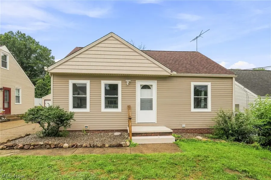 1534 Norwood Nw Place, Canton, OH 44709 - #2