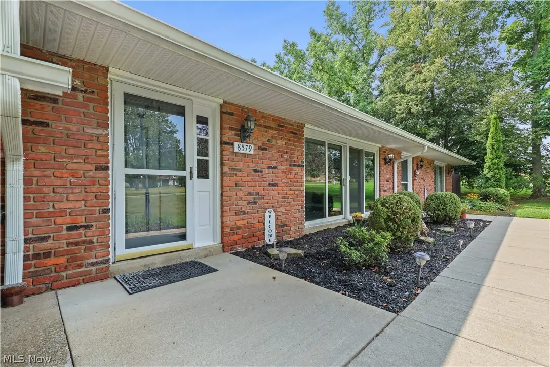 8579 Tanglewood Trail, Chagrin Falls, OH 44023 - #1