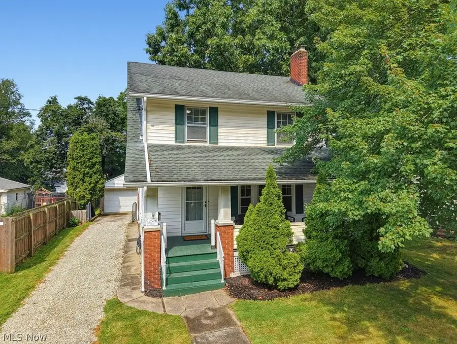 2526 6th Street, Cuyahoga Falls, OH 44221 - #2