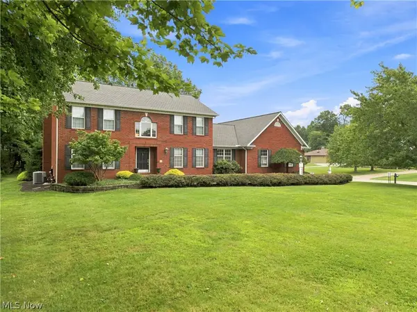 30401 Kristin Court, Willoughby Hills, OH 44092