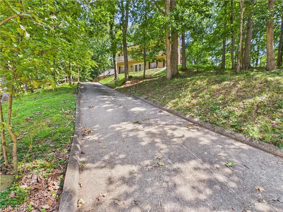 35 Woodland Park Drive, Parkersburg, WV 26104 - #2