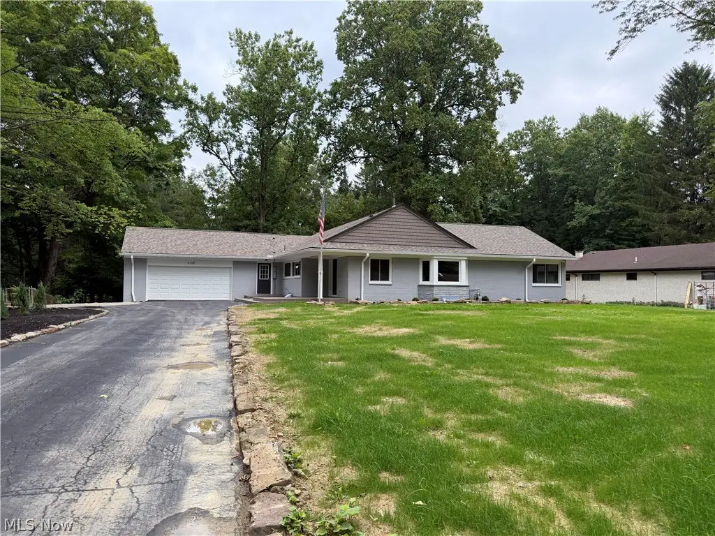 2120 Arms Drive, Girard, OH 44420 - #1
