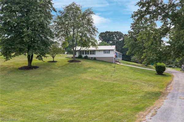 8035 High Mill Nw Avenue, Canal Fulton, OH 44614