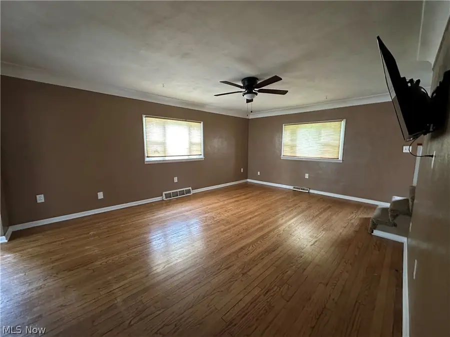 825 Lakewood Beach Drive, Sheffield Lake, OH 44054 - #3