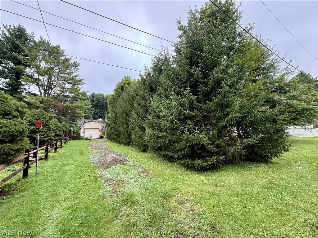 6057 Glen Dr Sw, Sherrodsville, OH 44675 - #1