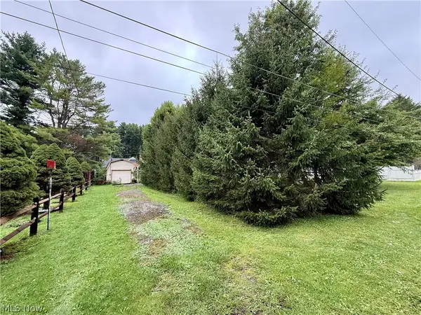 6057 Glen Dr Sw, Sherrodsville, OH 44675