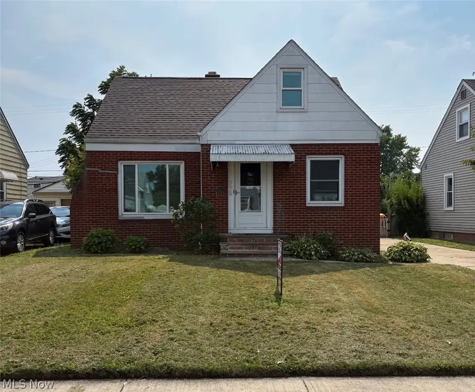 270 E 330th Street, Willowick, OH 44095 - #1