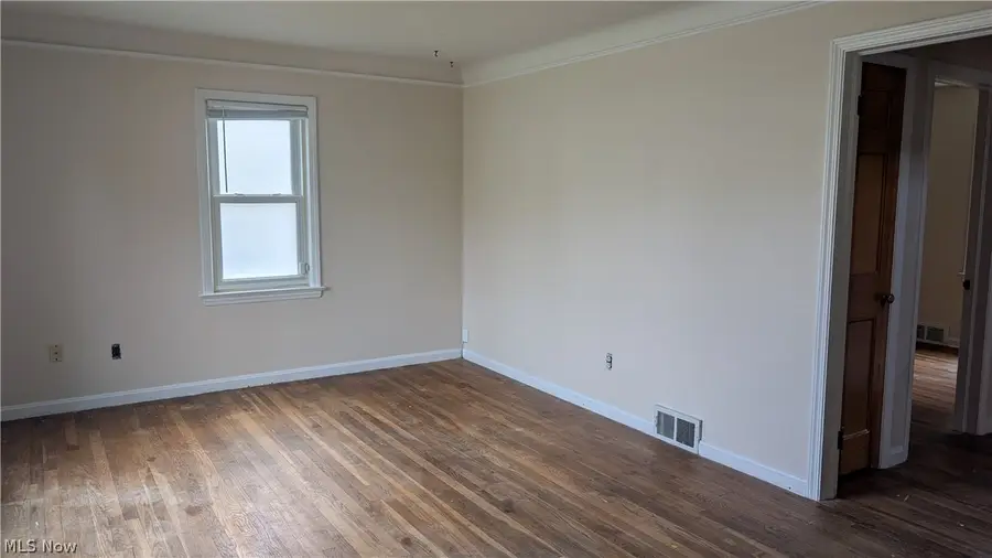 270 E 330th Street, Willowick, OH 44095 - #3