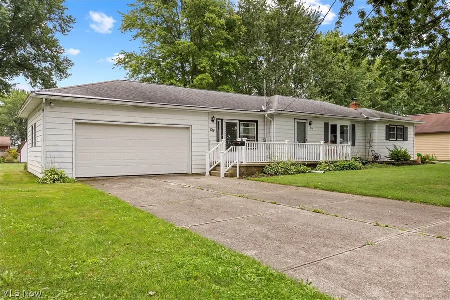 814 S Logan Street, Elyria, OH 44035 - #2