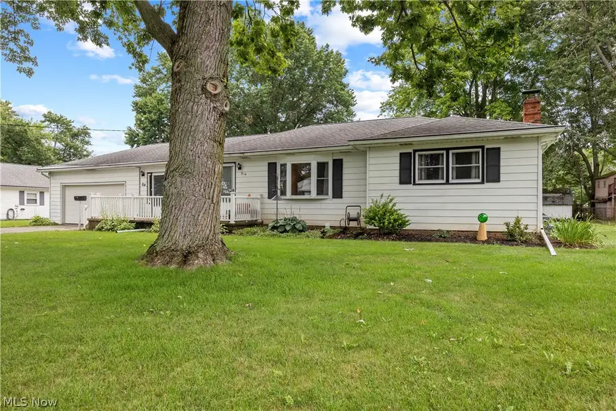 814 S Logan Street, Elyria, OH 44035 - #3