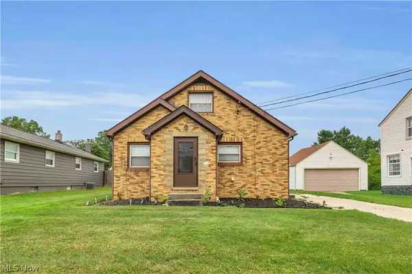 313 Woodside Ne Avenue, North Canton, OH 44720