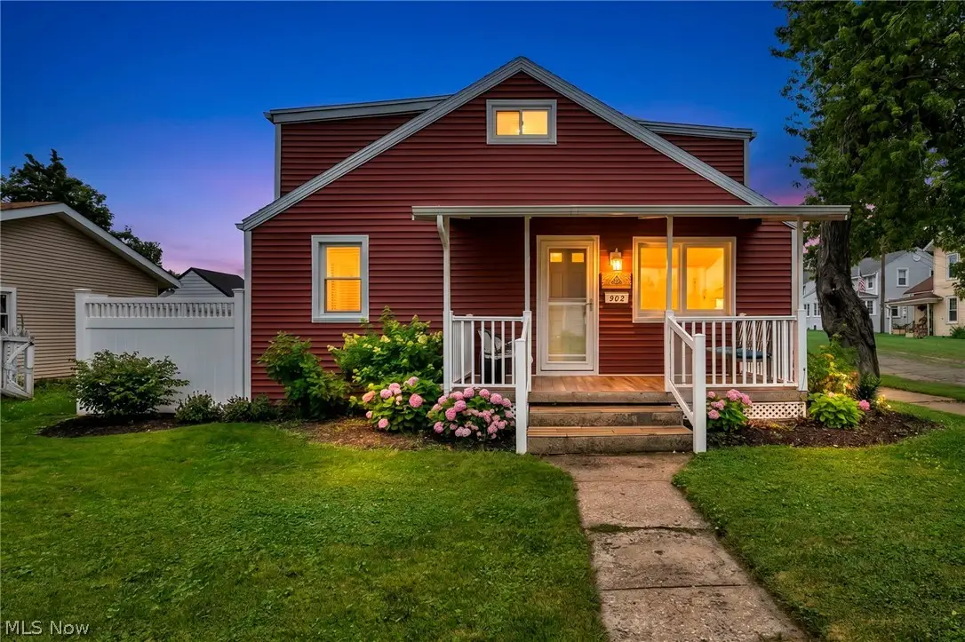 902 E 2nd Street, Port Clinton, OH 43452 - #1