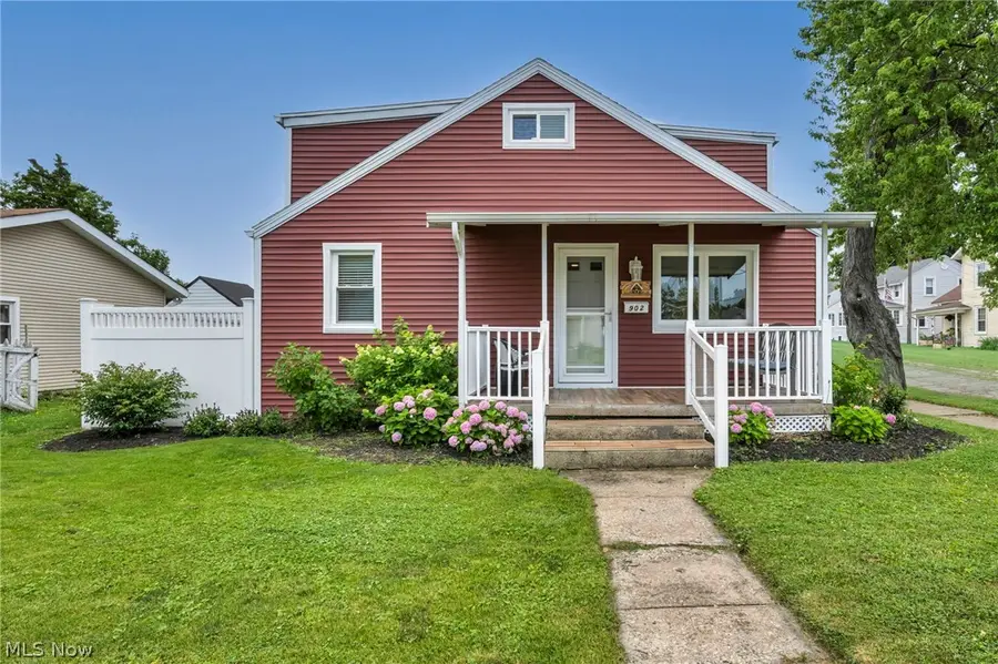902 E 2nd Street, Port Clinton, OH 43452 - #2