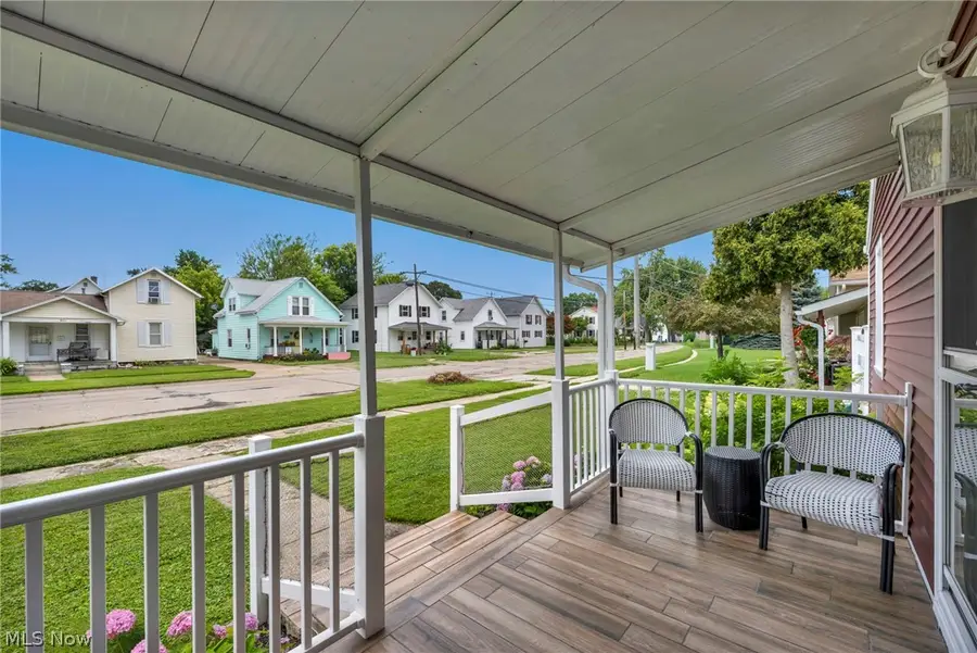 902 E 2nd Street, Port Clinton, OH 43452 - #3