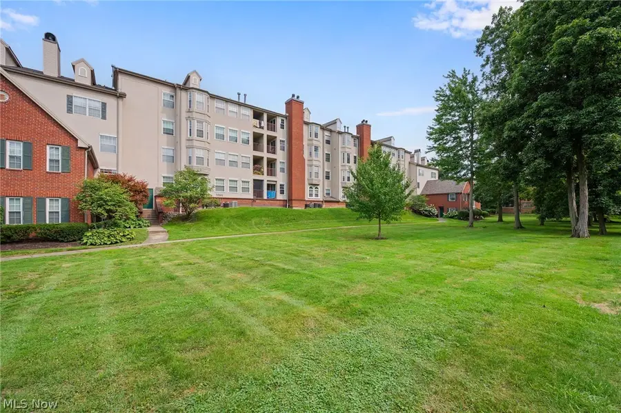 240 Fox Hollow Dr. #403, Mayfield Heights, OH 44124 - #2