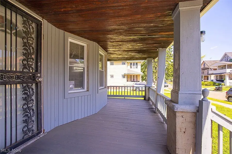 1320 E 142nd Street, East Cleveland, OH 44112 - #3