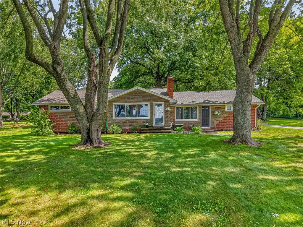 9842 Market N Avenue, Hartville, OH 44632 - #1