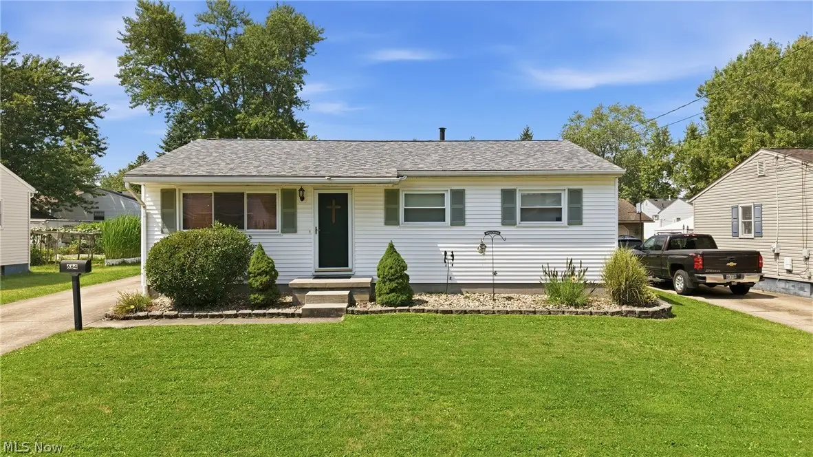 664 Burdie Drive, Hubbard, OH 44425 - #1