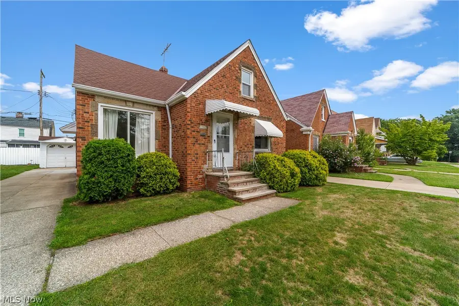 11117 Vernon Avenue, Garfield Heights, OH 44125 - #2